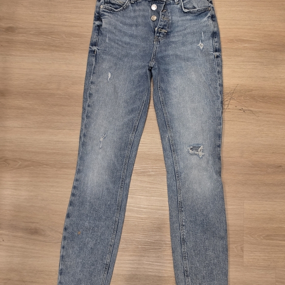 Guess Women's High-Rise Button-Fly Skinny Jeans - Light Blue Denim - Picture 2 of 3